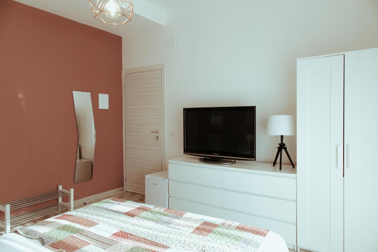 Sostanza - Rooms In Catane Extérieur photo